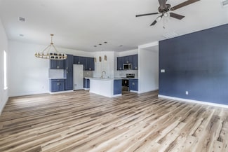 1014 Trinity St, Cleburne, TX 76031