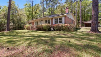 365 Teelinville Dr, Defuniak Springs, FL 32435