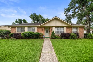6135 Spruce Forest Dr, Houston, TX 77092