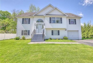 122 Kelly Ave, Pine Bush, NY 12566