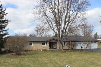 9513 Knolltop Rd, Union, IL 60180