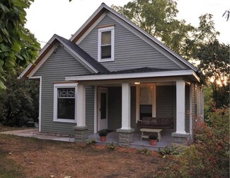 810 Ridge St, Mineral Point, WI 53565