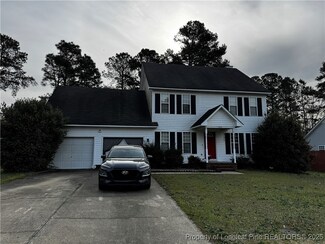 1523 Clan Campbell Dr, Raeford, NC 28376