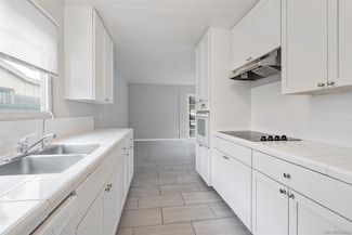 6734 Barnhurst Dr, San Diego, CA 92117