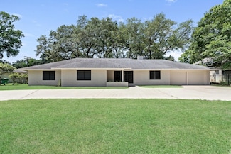 735 Belvedere Dr, Beaumont, TX 77706