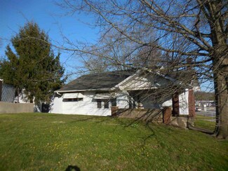 323 4th St, Shoals, IN 47581