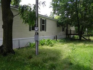 106 Bridge St, Paris, MI 49338