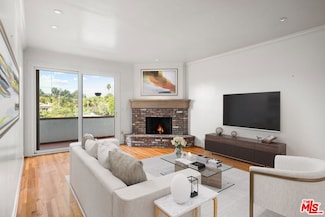 11755 Montana Ave Unit 308, Los Angeles, CA 90049