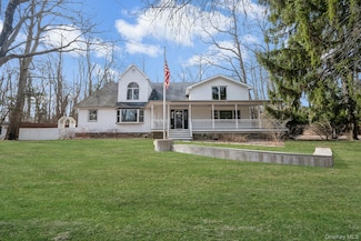 12 Lakeside Dr, Middle Island, NY 11953