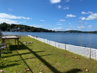 40 Playhouse Park, Lake Hopatcong, NJ 07849