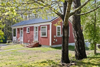 7 Roosevelt St, Springvale, ME 04083