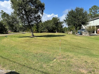 105 Mimosa St, Pass Christian, MS 39571