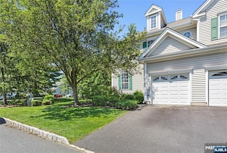 52 Straton Ct Unit 1006, Parlin, NJ 08859