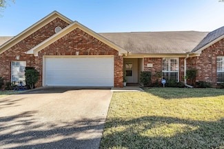 5401 Hollytree Dr, Tyler, TX 75703