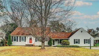 815 Forestview Dr, Colonial Heights, VA 23834