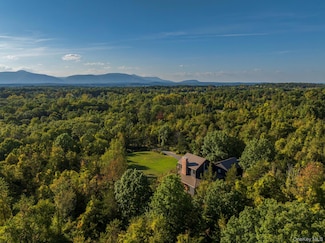 249 Old Saw Mill Rd, Germantown, NY 12526