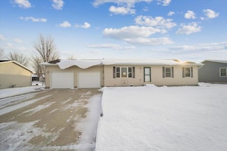1225 1st St, Jesup, IA 50648