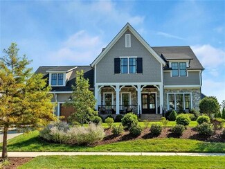 1725 Tulip Hill Dr, Midlothian, VA 23112
