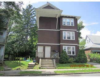 2 Courtland St, Worcester, MA 01602