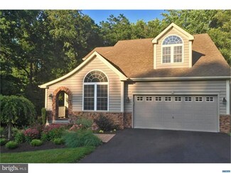 114 Hoylake Ct, Avondale, PA 19311