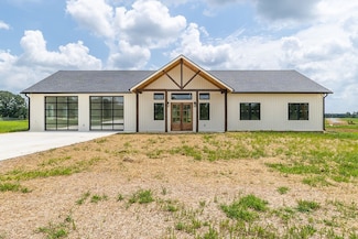 188 Beartown Rd, Loretto, TN 38469