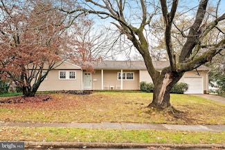 16 Royal Oak Rd, Lawrence Township, NJ 08648