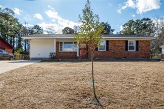 813 Oakcrest Dr, Fayetteville, NC 28301