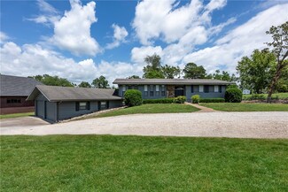 800 NW D St, Bentonville, AR 72712