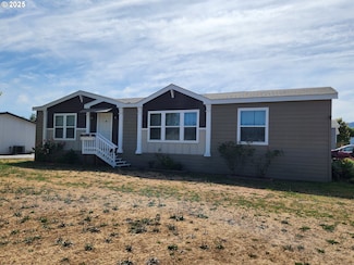 110 Anne Ave, Winston, OR 97496