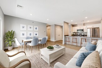 181 S Franklin St Unit 305, Holbrook, MA 02343