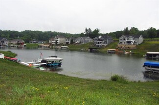 40 Lane 281 Hamilton Lake, Hamilton, IN 46742