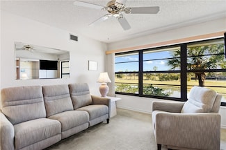 3 Plantation Dr Unit 202, Vero Beach, FL 32966