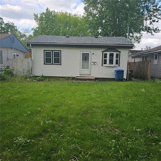 2722 Chicago Ave, Des Moines, IA 50317