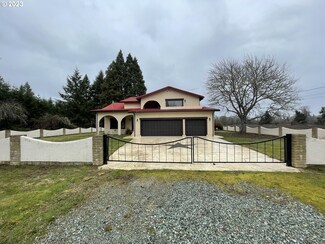 2305 Glenbrook Loop Rd, Riddle, OR 97469