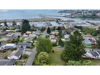 97803 Crestline Loop, Brookings, OR 97415