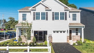 860 Still Waters Ln, Pennsburg, PA 18073