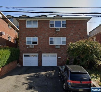 222 11th St Unit 3F, Palisades Park, NJ 07650