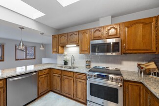 1974 Summer St, Saint Paul, MN 55113