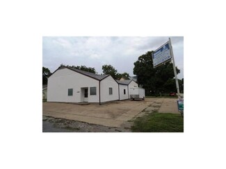300 N Main St, Butler, MO 64730