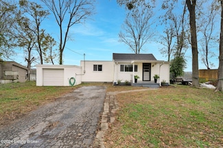 4504 River Front Dr, Louisville, KY 40216