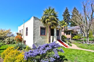 9023 37th Ave SW, Seattle, WA 98126