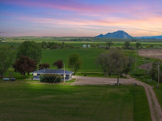 19245 S Dakota 79 Unit Ranch home/ 40+/-, Vale, SD 57788