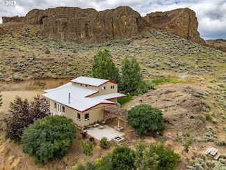 82678 Shotgun Pass Ln, Silver Lake, OR 97638
