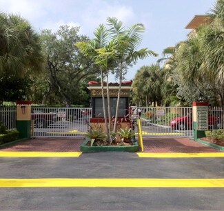 6902 N Kendall Dr Unit E102, Pinecrest, FL 33156