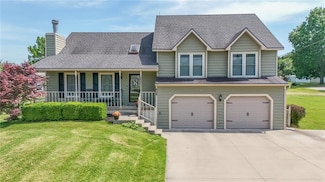 608 E 6th St, Wellsville, KS 66092
