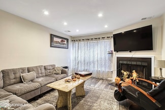 6 Stuart Dr Unit 4, Freehold, NJ 07728