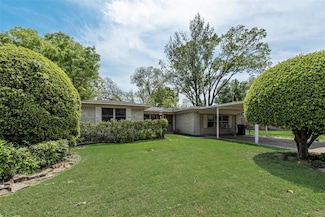 716 Blossom Rd, Garland, TX 75041