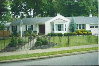 15 Pleasant Valley Ave, Moorestown, NJ 08057
