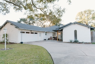 3010 Broadmoor Dr, Sugar Land, TX 77478