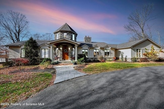 109 Overlook Rd, Clarks Summit, PA 18411